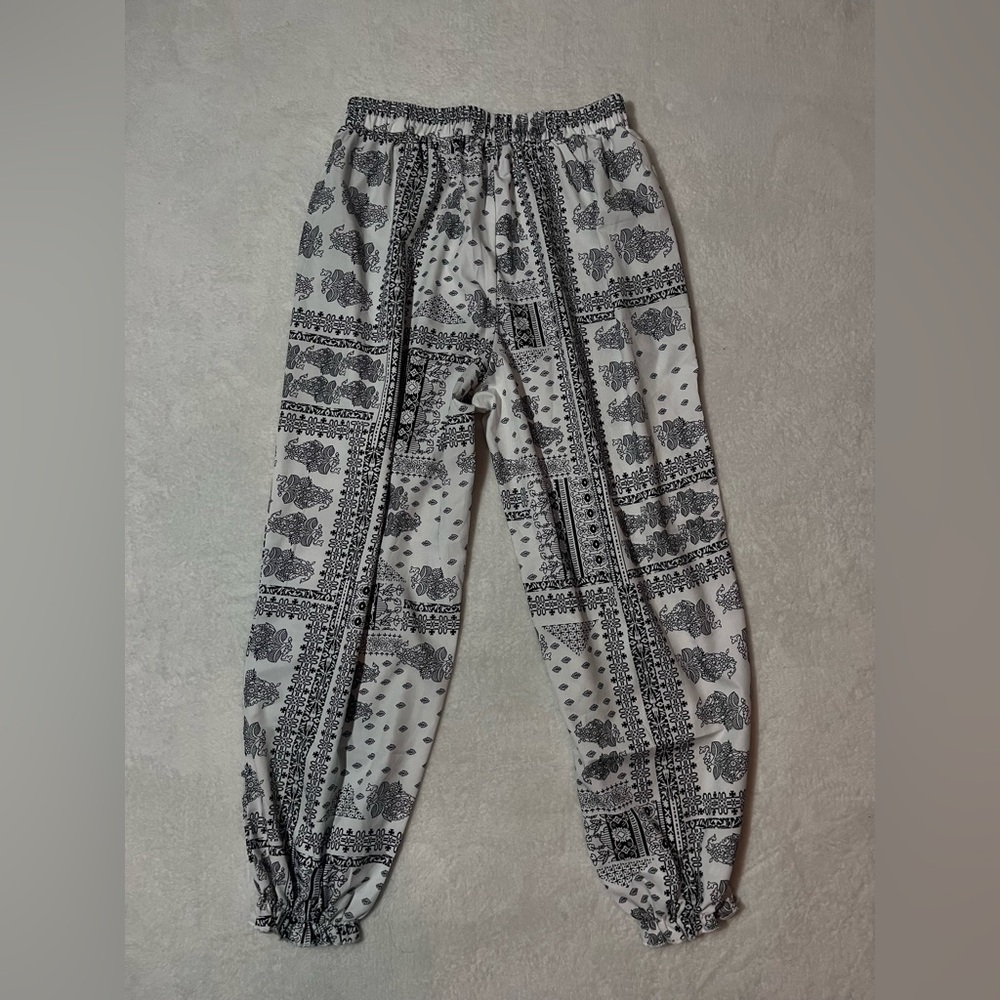 Boho Black & White Bandana Print Jogger Pants – Stylish & Comfortable
